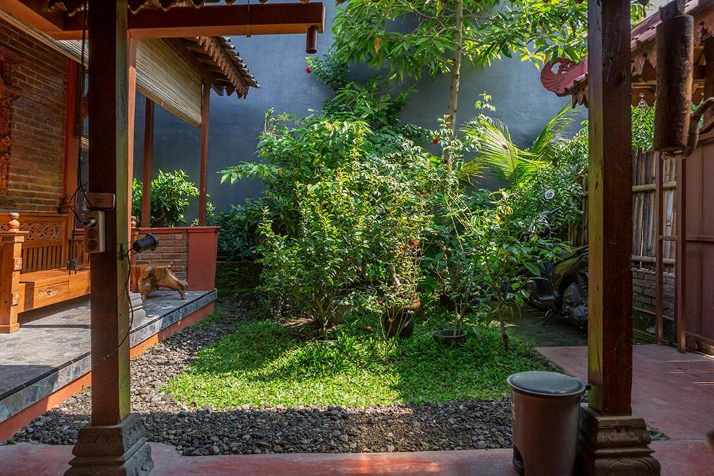 Rumah Ukhi Guest House Cebongan Экстерьер фото
