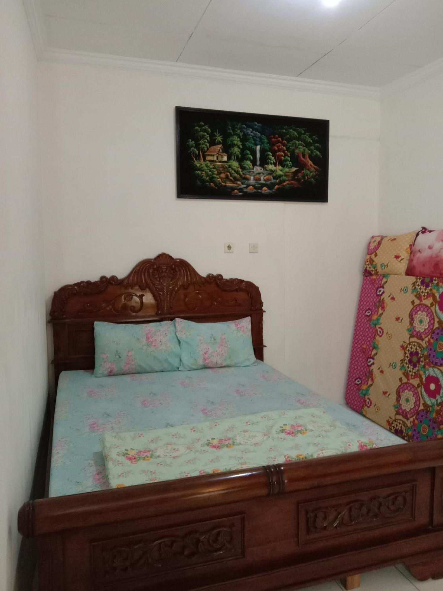 Rumah Ukhi Guest House Cebongan Экстерьер фото