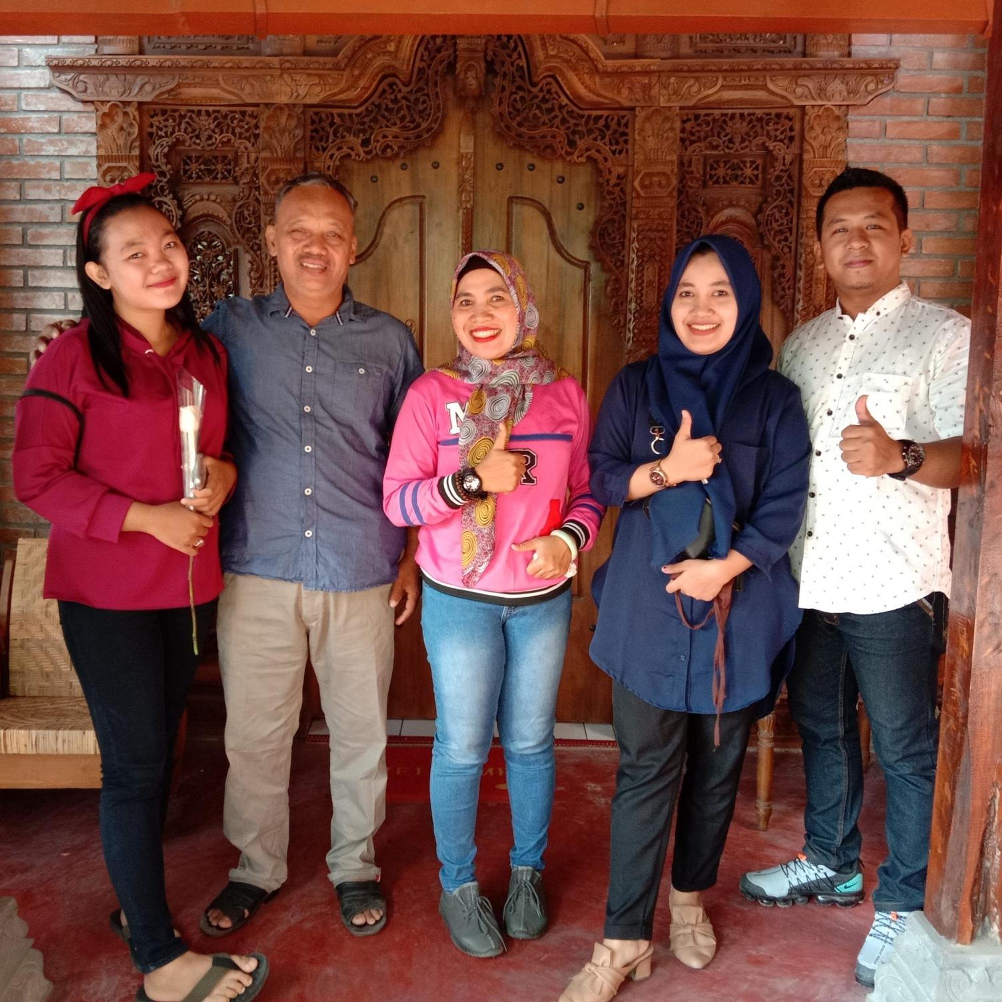 Rumah Ukhi Guest House Cebongan Экстерьер фото