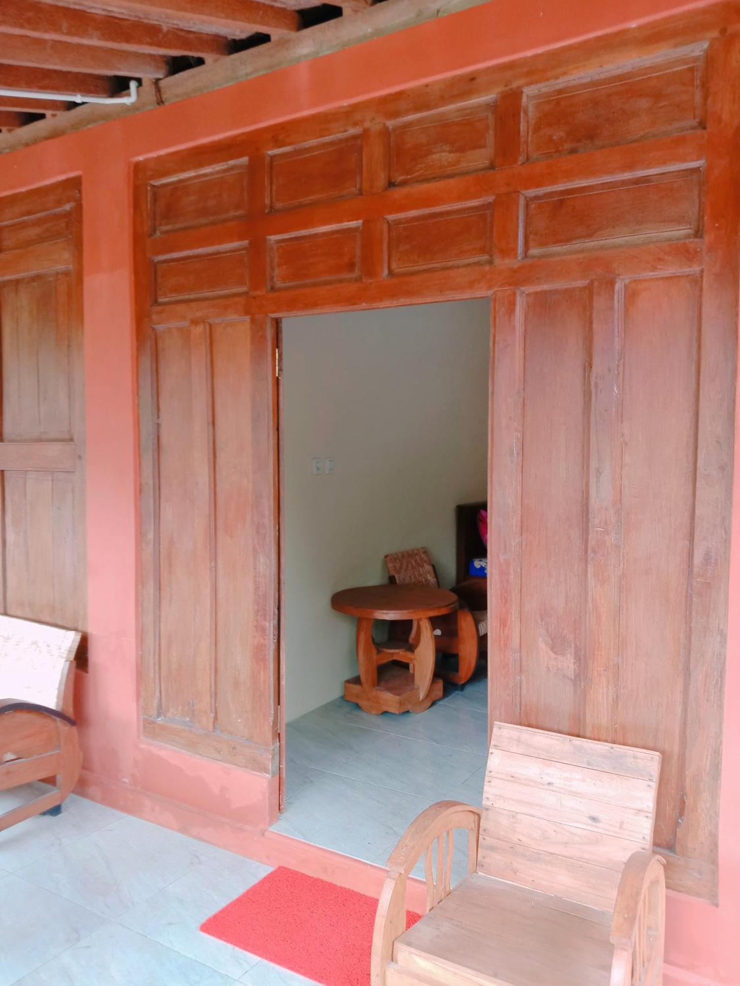 Rumah Ukhi Guest House Cebongan Экстерьер фото