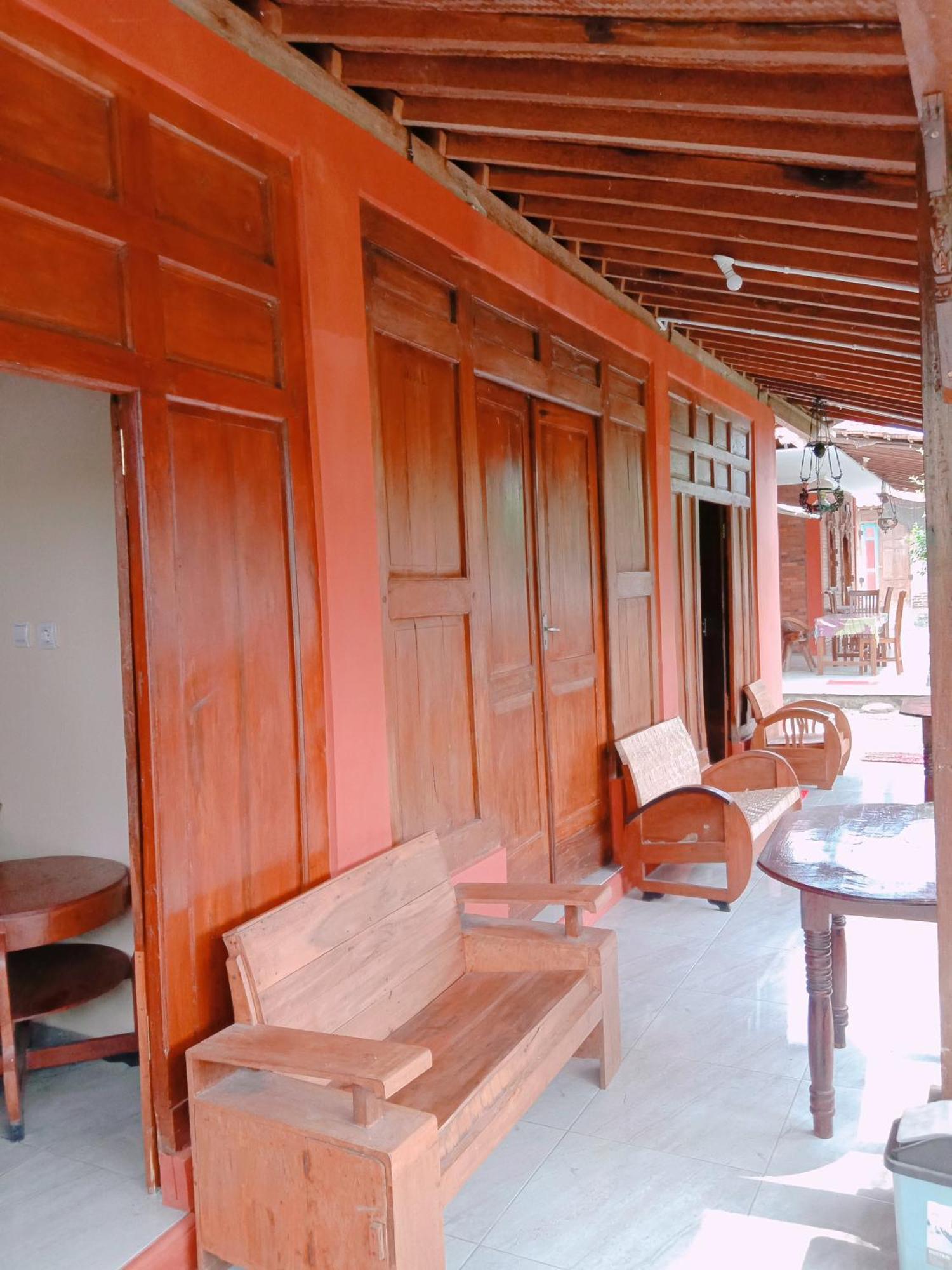Rumah Ukhi Guest House Cebongan Экстерьер фото