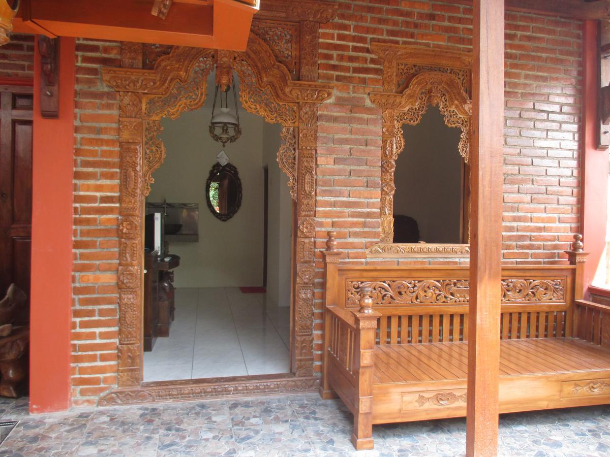 Rumah Ukhi Guest House Cebongan Экстерьер фото