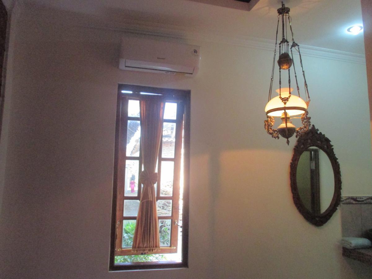 Rumah Ukhi Guest House Cebongan Экстерьер фото