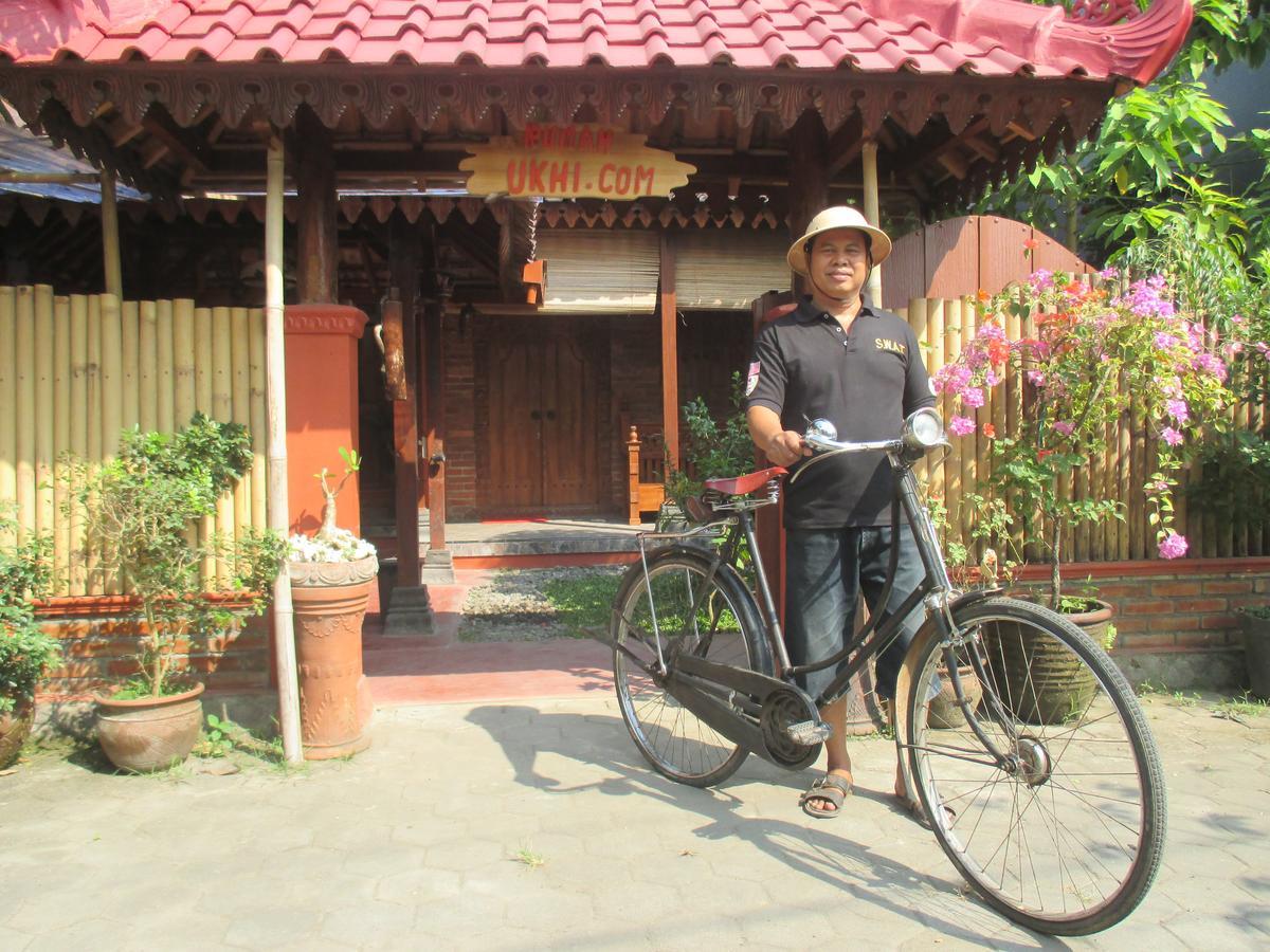 Rumah Ukhi Guest House Cebongan Экстерьер фото